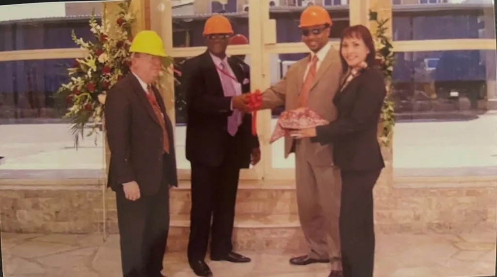 International business leaders marking an infrastructure opening